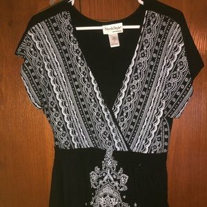 Black and white flowing top